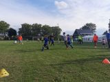 Laatste training S.K.N.W.K. JO9-1 van seizoen 2021-2022 (partijtje tegen de ouders) (22/71)